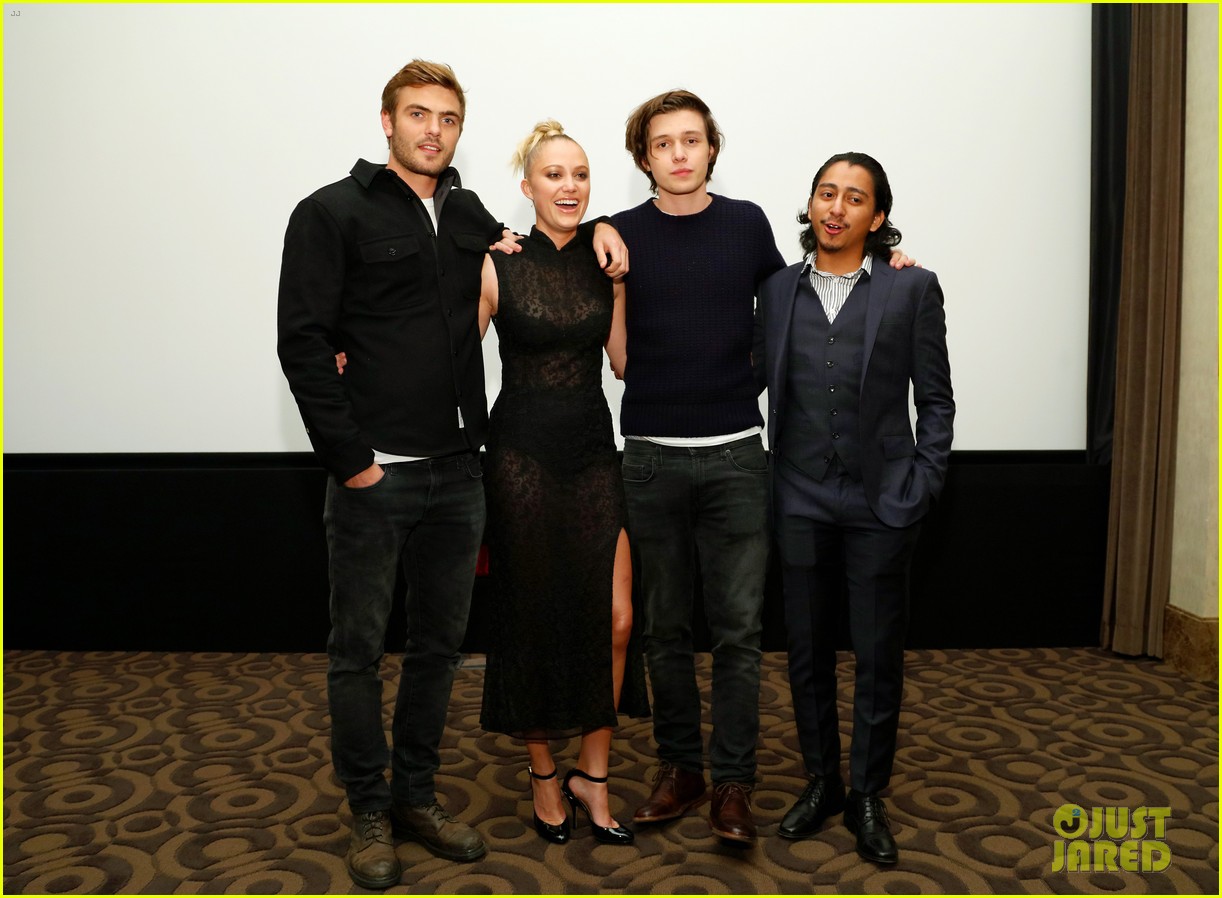 alex-roe-nick-robinson-hit-up-the-5th-wave-just-jared-screening-01.jpg