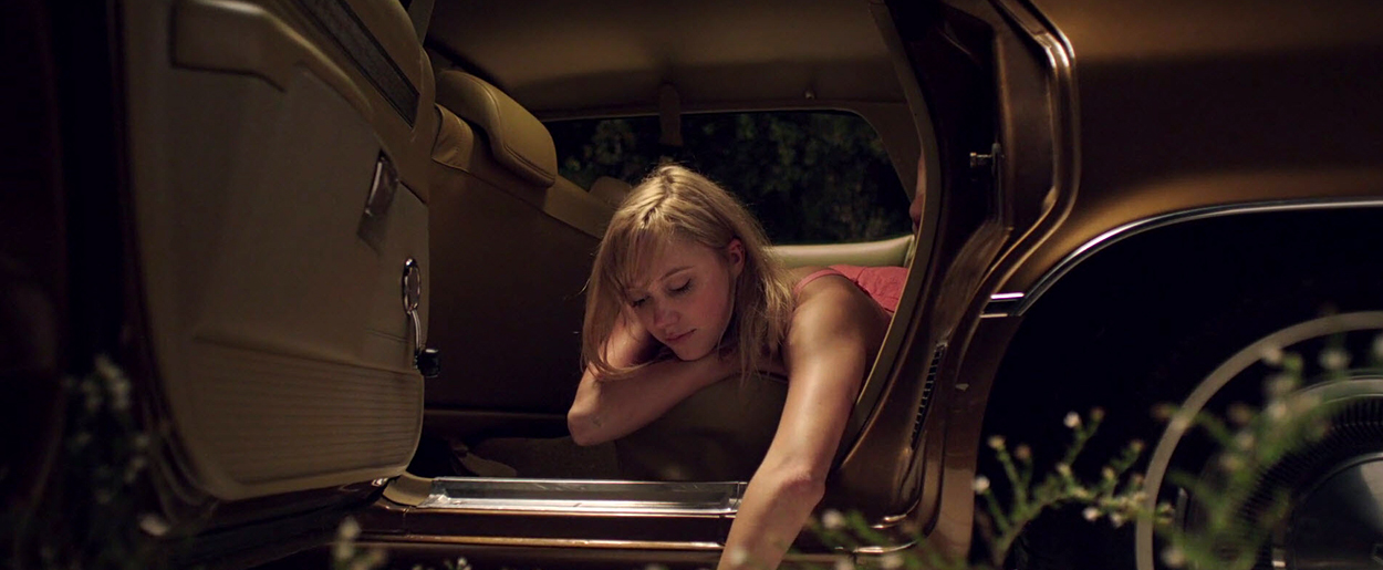 maikamonroe-itfollows00948.jpg