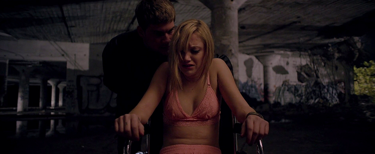 maikamonroe-itfollows01232.jpg